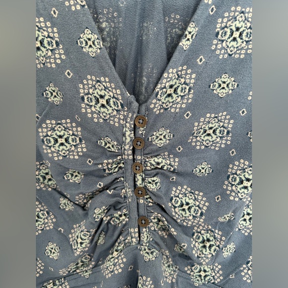 Free People Long Sleeve Too - Picture 2 of 6